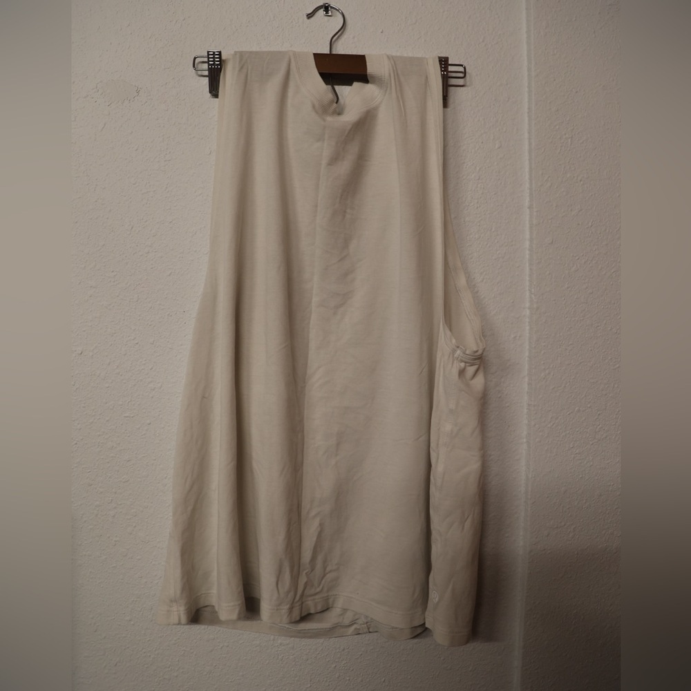 Lululemon Women’s Ivory Muscle Tank Top L — Soft Drapey Neutral